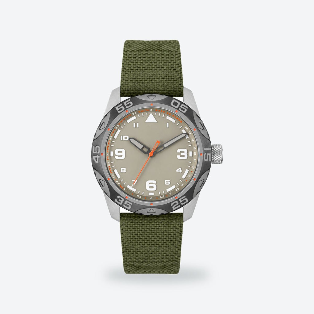 Men's 42mm Black Dial Watch, Nylon Strap, Grey dial / Green